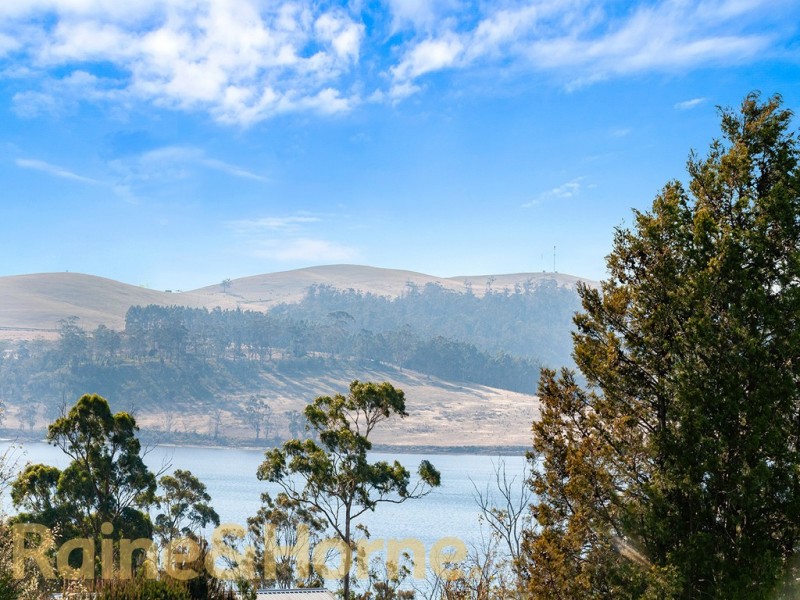 88 Barton Avenue, Triabunna TAS 7190