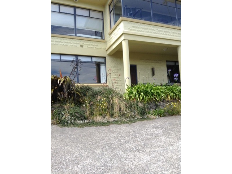 152  Derwent Avenue, Lindisfarne TAS 7015
