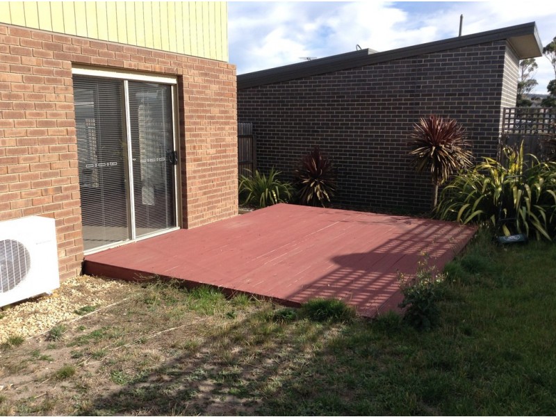 4/15 Horsham Road, Oakdowns TAS 7019