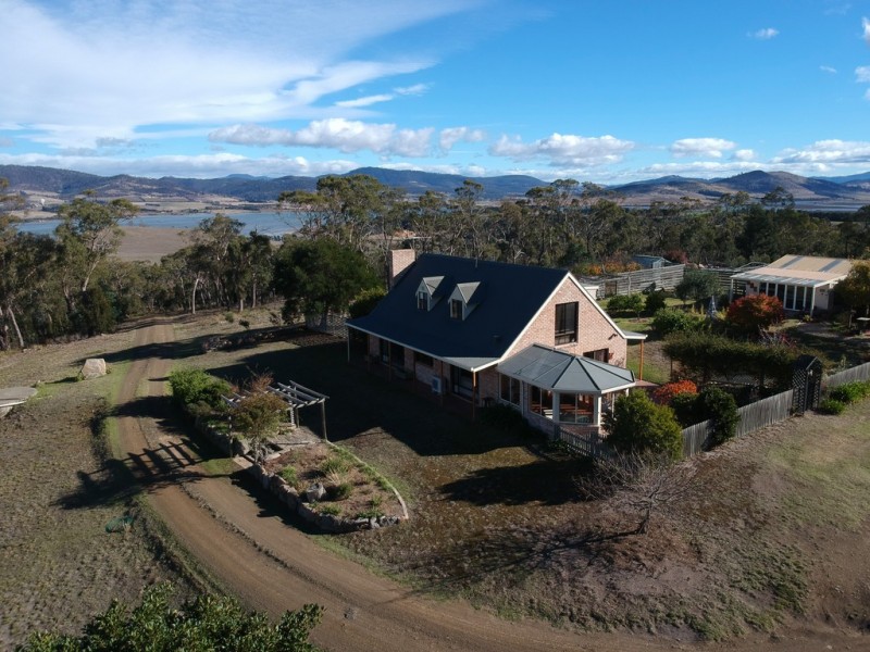 664 Shark Point Road, Penna TAS 7171