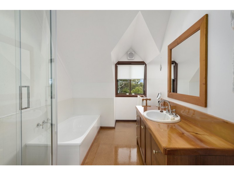 664 Shark Point Road, Penna TAS 7171