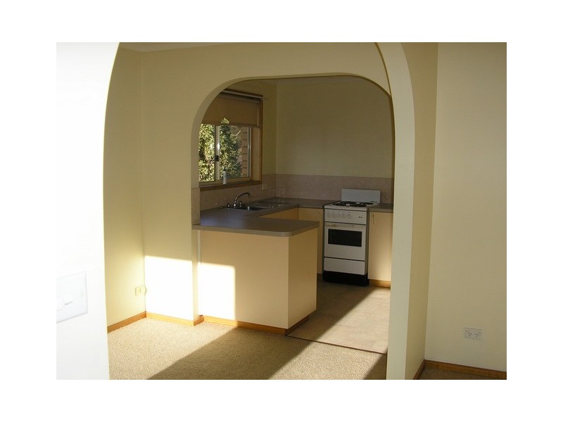 1 and 2/19 Croesus Court, Lindisfarne TAS 7015