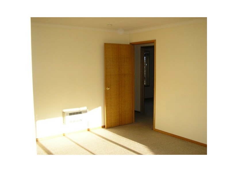 1 and 2/19 Croesus Court, Lindisfarne TAS 7015