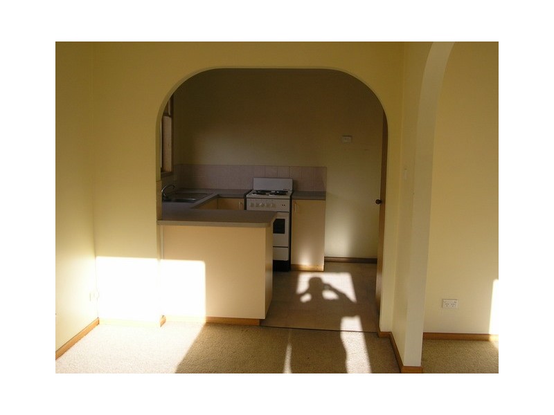 1 and 2/19 Croesus Court, Lindisfarne TAS 7015