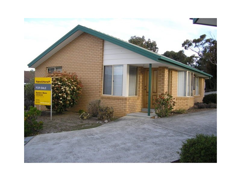 1 and 2/19 Croesus Court, Lindisfarne TAS 7015