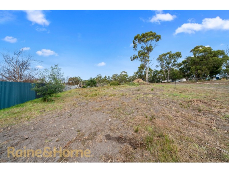 8B Barton Avenue, Triabunna TAS 7190