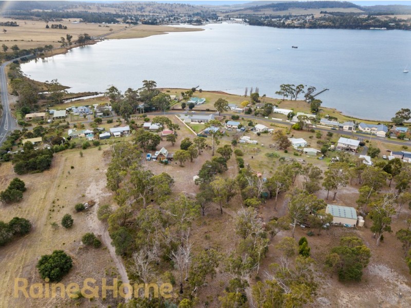 8B Barton Avenue, Triabunna TAS 7190