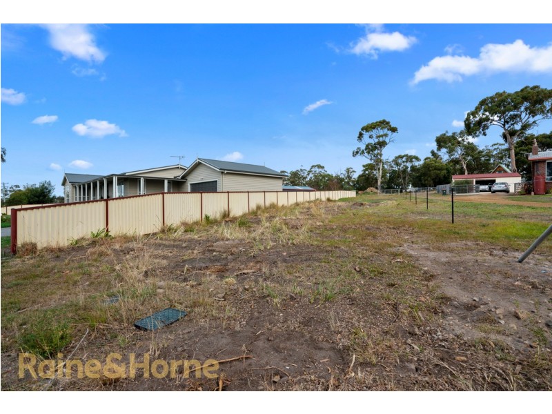 8B Barton Avenue, Triabunna TAS 7190