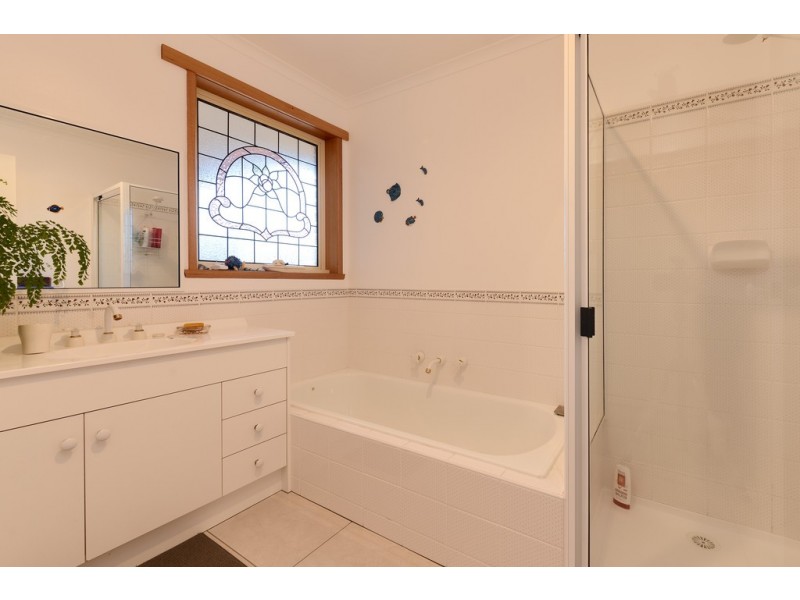 16A Spitfarm Road, Opossum Bay TAS 7023