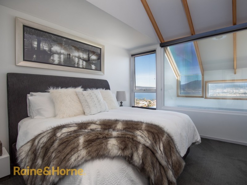 33 Skyline Drive, Howrah TAS 7018