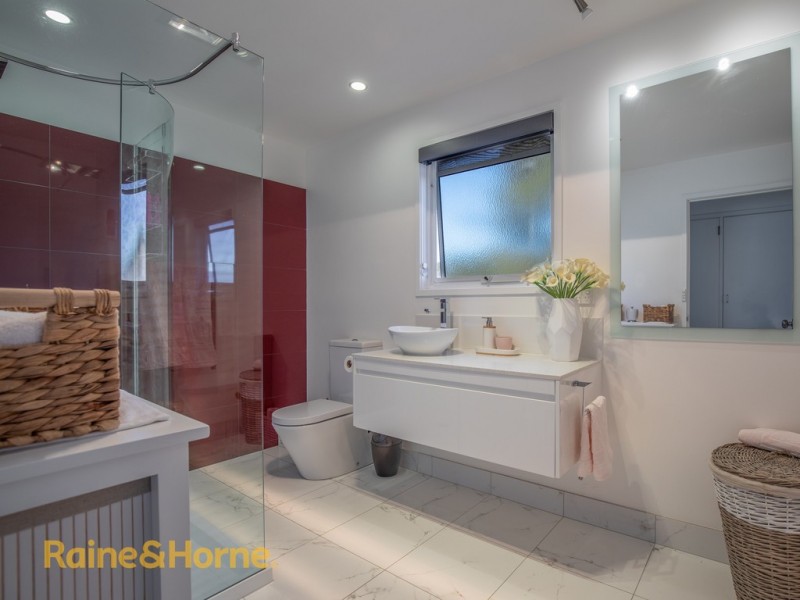 33 Skyline Drive, Howrah TAS 7018