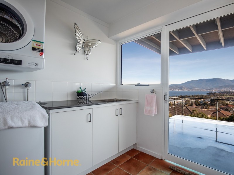 33 Skyline Drive, Howrah TAS 7018