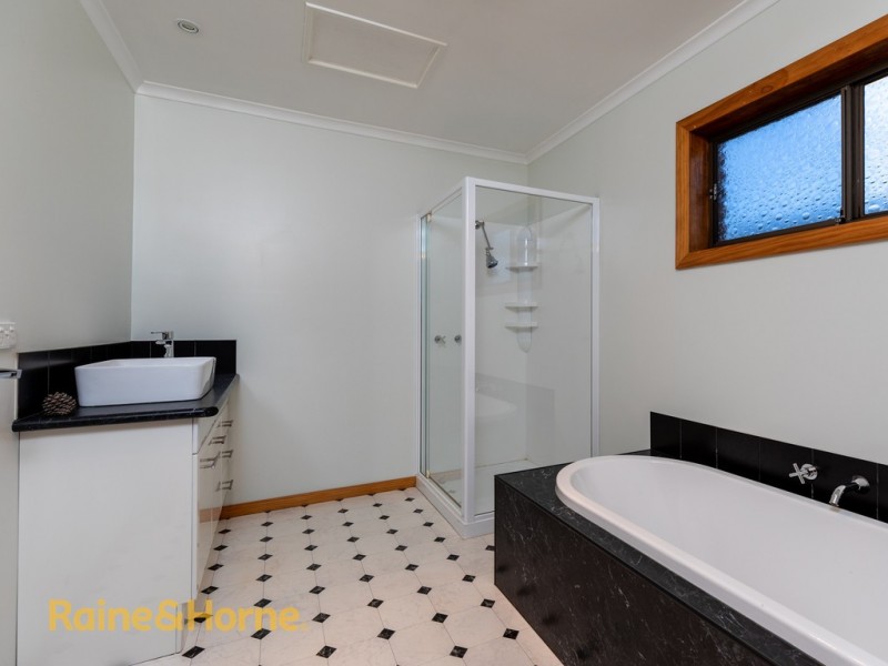 7 WISTERIA AVENUE, Cremorne TAS 7024