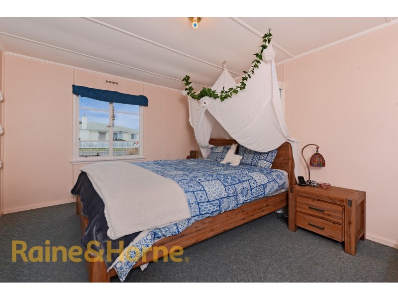 2 Resolution Street, Warrane TAS 7018