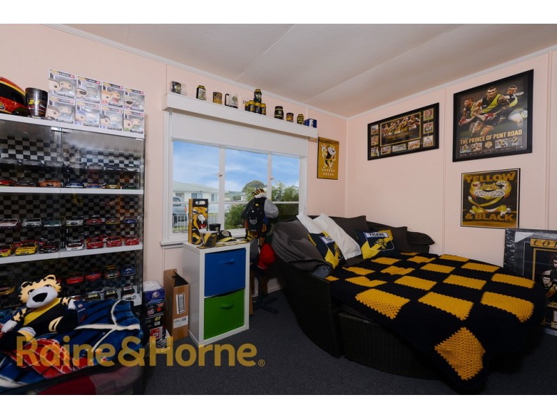 2 Resolution Street, Warrane TAS 7018