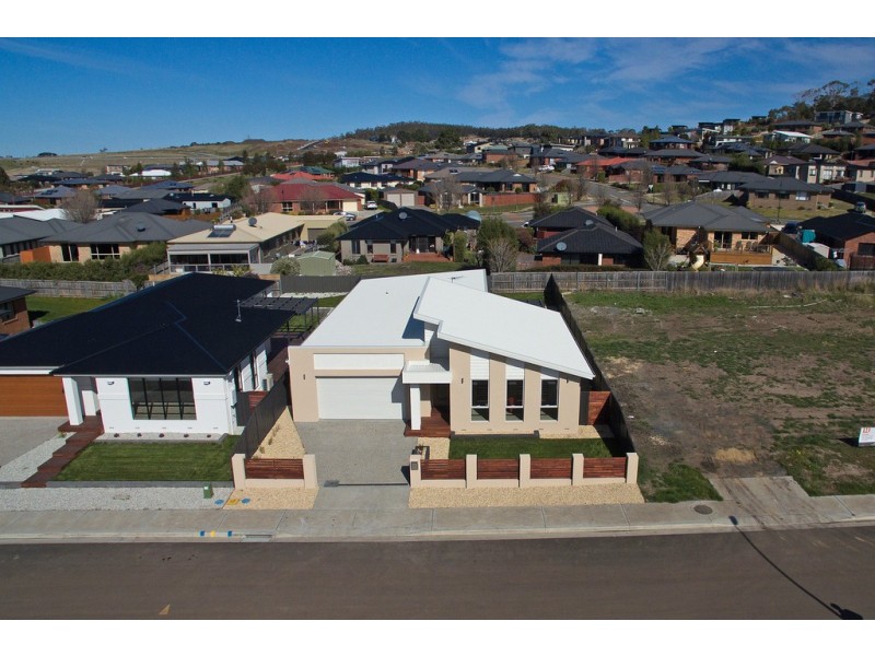 30 Burgundy Road, Howrah TAS 7018