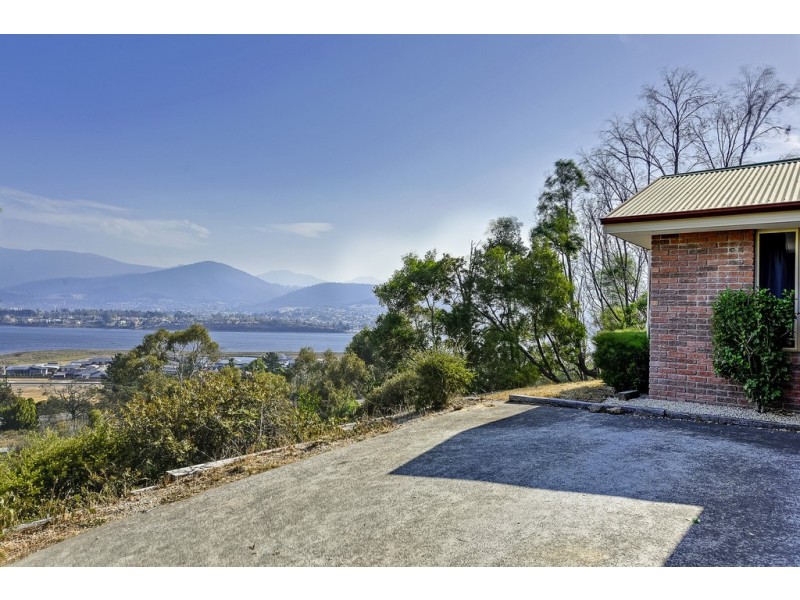 13 Grevillea Avenue, Old Beach TAS 7017