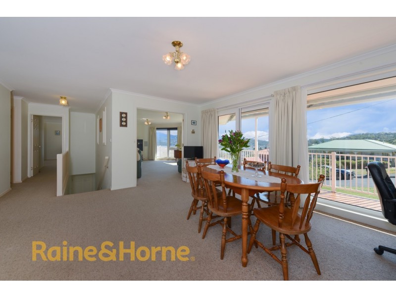 14 Kent Street, Lindisfarne TAS 7015