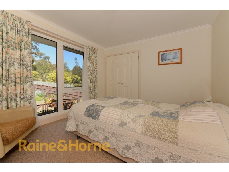 14 Kent Street, Lindisfarne TAS 7015