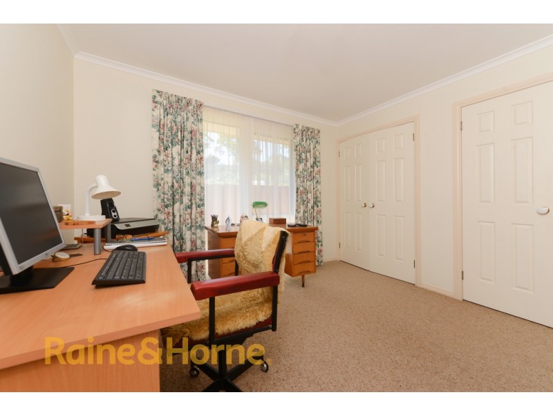 14 Kent Street, Lindisfarne TAS 7015