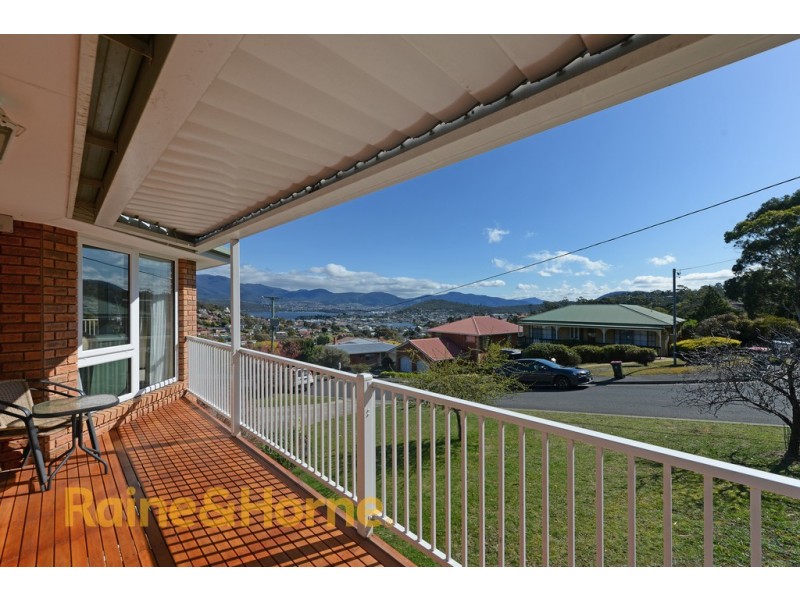14 Kent Street, Lindisfarne TAS 7015