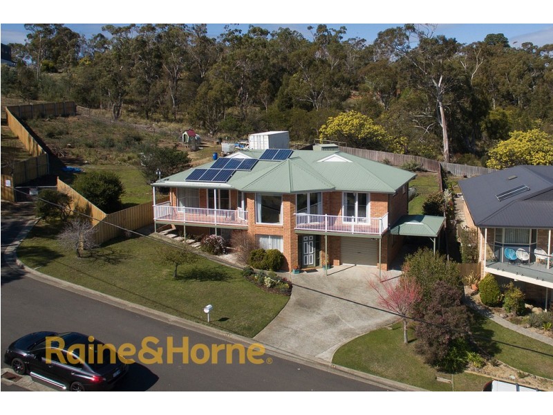 14 Kent Street, Lindisfarne TAS 7015