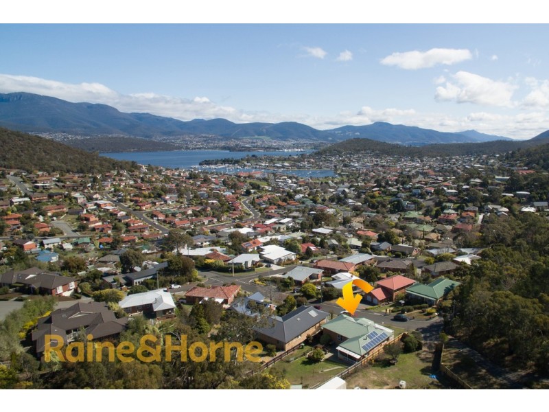 14 Kent Street, Lindisfarne TAS 7015