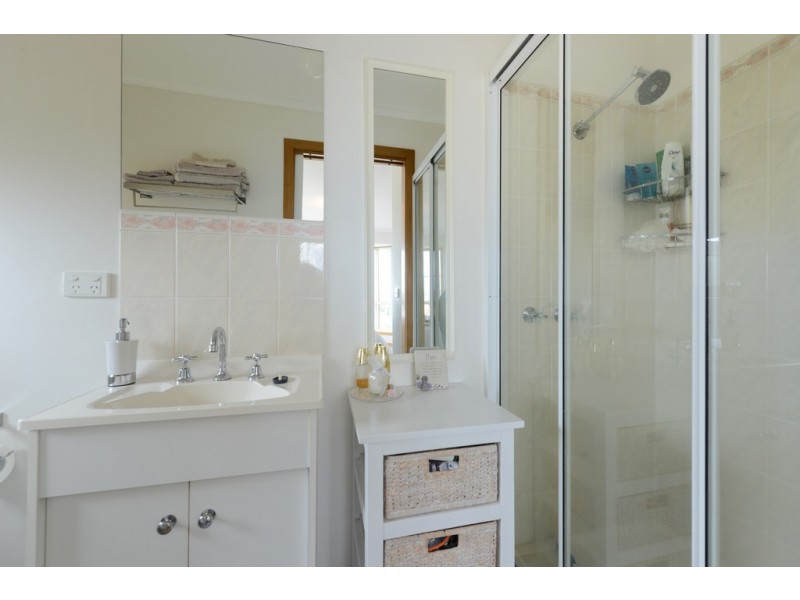 112 OAKDOWNS PARADE, Oakdowns TAS 7019