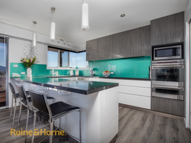 33 Skyline Drive, Howrah TAS 7018