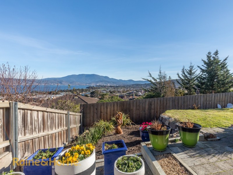 33 Skyline Drive, Howrah TAS 7018