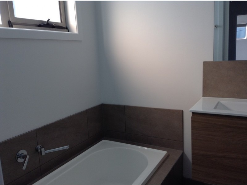 2/2 Cologne Drive, Oakdowns TAS 7019