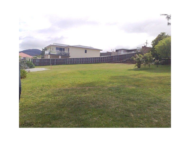 107 and 107A Cambridge Road, Bellerive TAS 7018