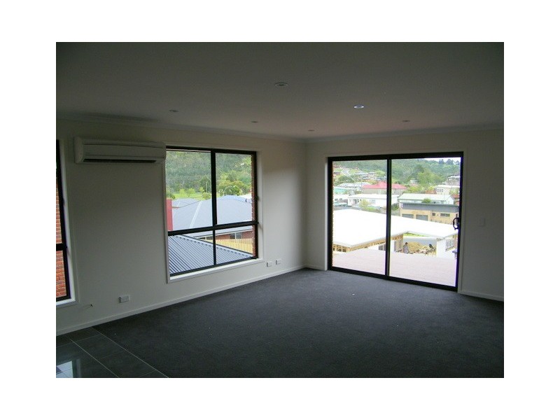 2/9 Sundown Place, Geilston Bay TAS 7015