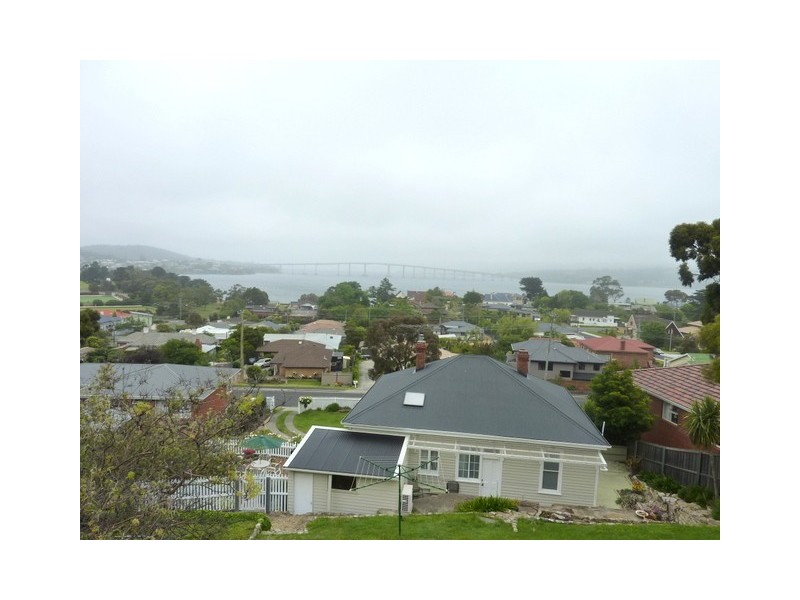 198A Derwent Avenue, Lindisfarne TAS 7015