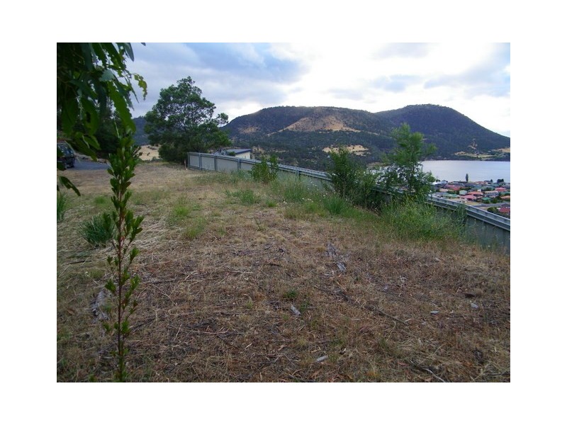 11B Grevillea Avenue, Old Beach TAS 7017