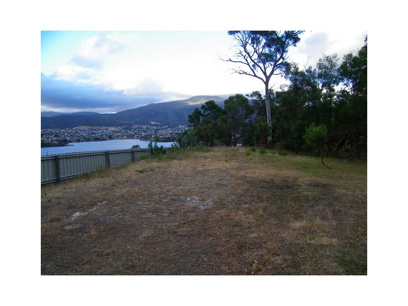 11B Grevillea Avenue, Old Beach TAS 7017