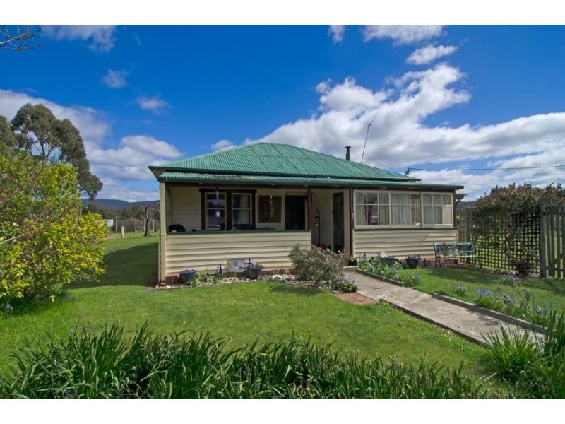 12 Spencer Street, Triabunna TAS 7190