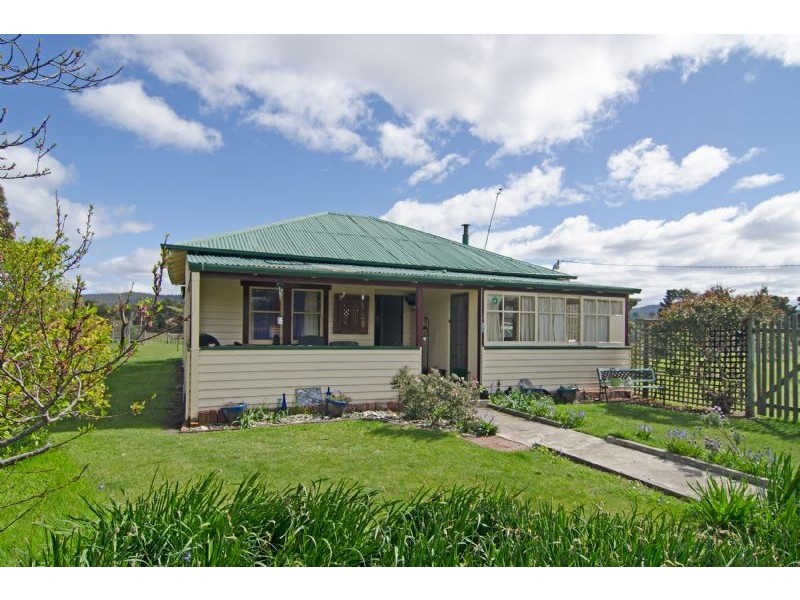 12 Spencer Street, Triabunna TAS 7190