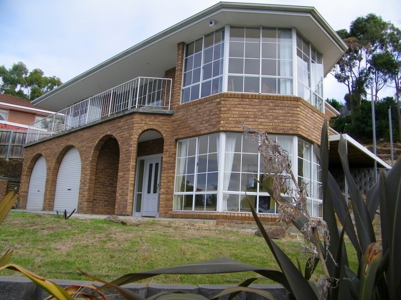 7 Coolac Court, Lindisfarne TAS 7015