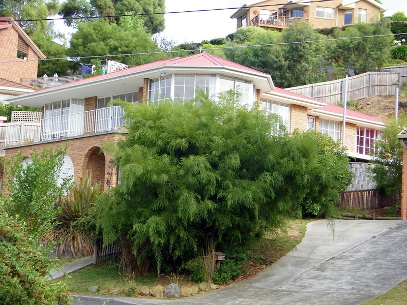 7 Coolac Court, Lindisfarne TAS 7015