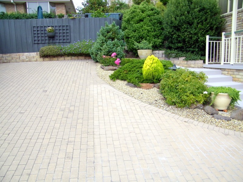 2/20 Minno Court, Howrah TAS 7018