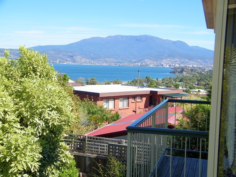 2/20 Minno Court, Howrah TAS 7018