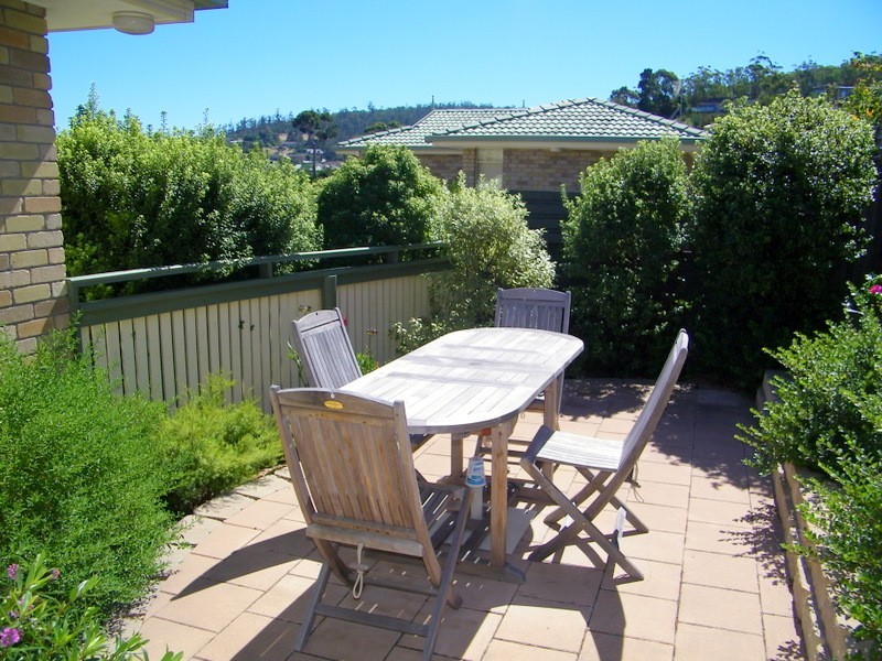 2/20 Minno Court, Howrah TAS 7018