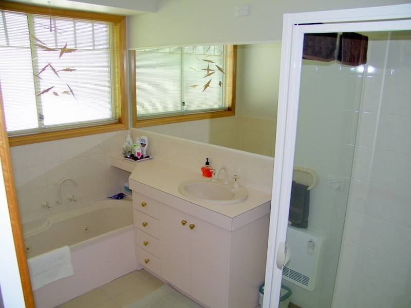 2/20 Minno Court, Howrah TAS 7018