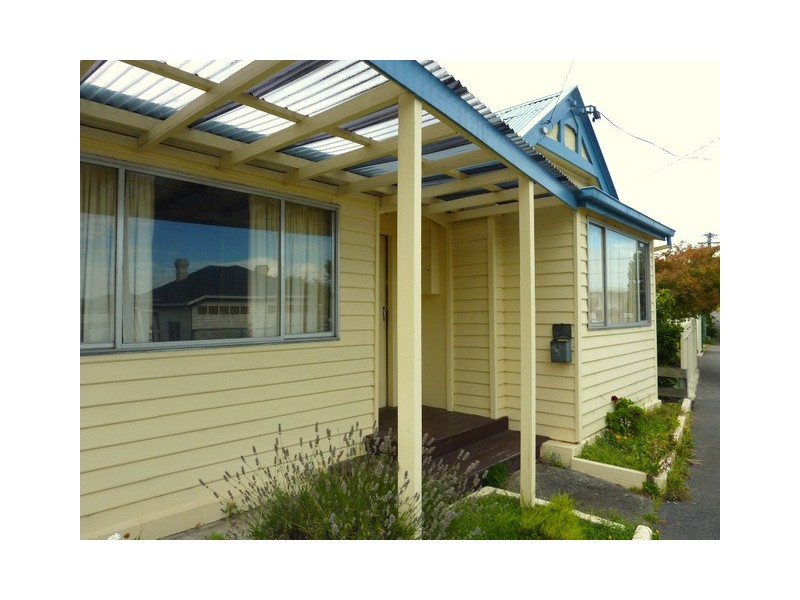5 Nelumie Street, Lindisfarne TAS 7015
