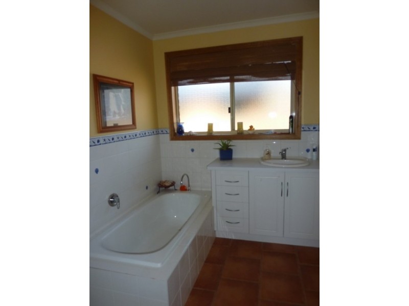 108 Gordons Hill Road, Lindisfarne TAS 7015