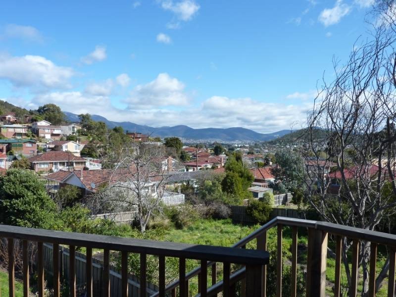 108 Gordons Hill Road, Lindisfarne TAS 7015
