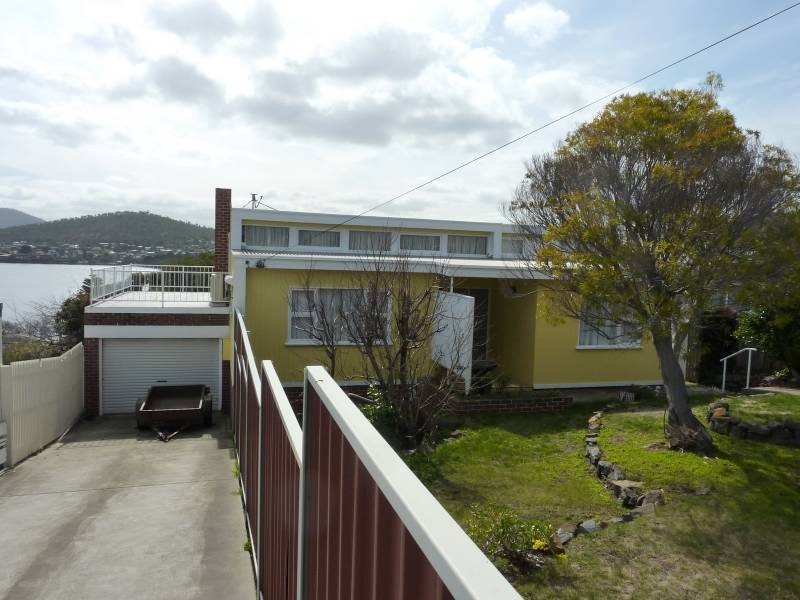 4 Chatsworth Street, Rose Bay TAS 7015