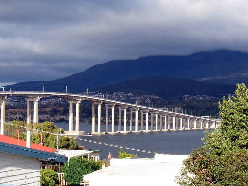 4 Chatsworth Street, Rose Bay TAS 7015