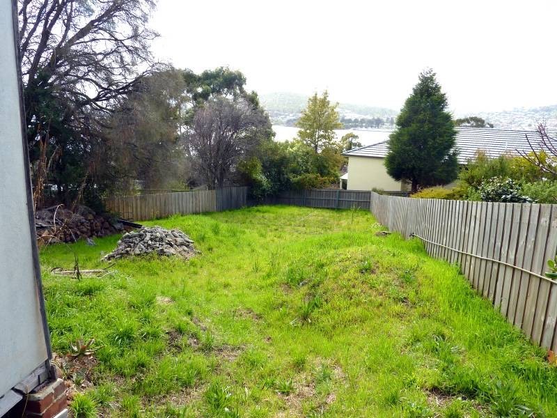 4 Chatsworth Street, Rose Bay TAS 7015